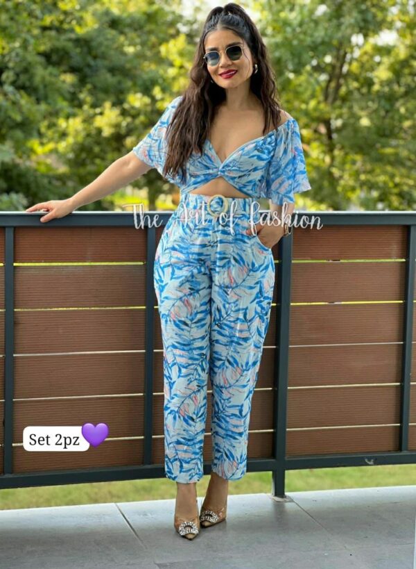 SET DE PANTALON Y TOP ESTAMPADO